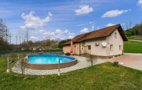 Gorgeous Home In Vinogradi Ludbreski With Kitchen